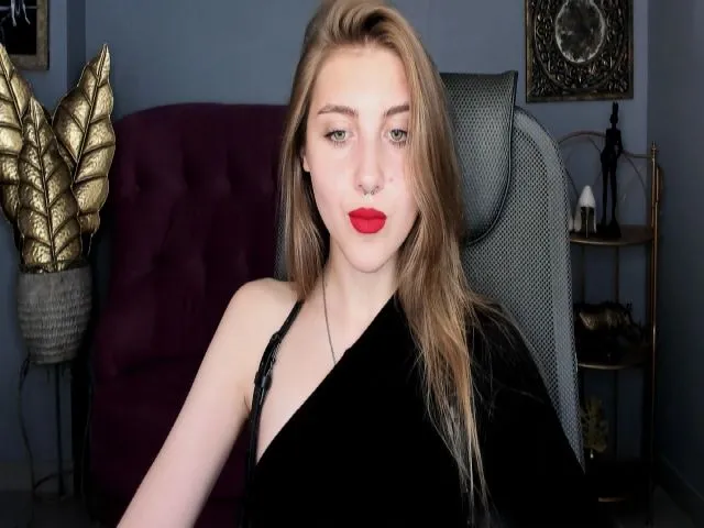 Live sex webcam photo for CassiaBlade #257024833