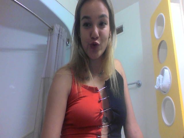 Live sex webcam photo for Qxeen_jasmin #260962106