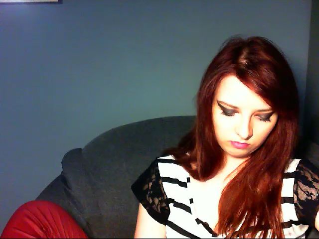 Live sex webcam photo for VirginLuna18 #256009412