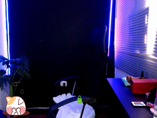 Live sex webcam photo for victoria_lee2 #257598499