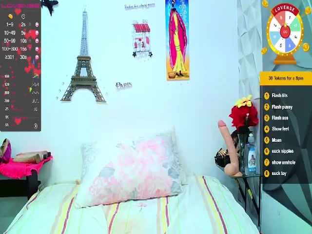 Live sex webcam photo for Saraxsexy #256611906