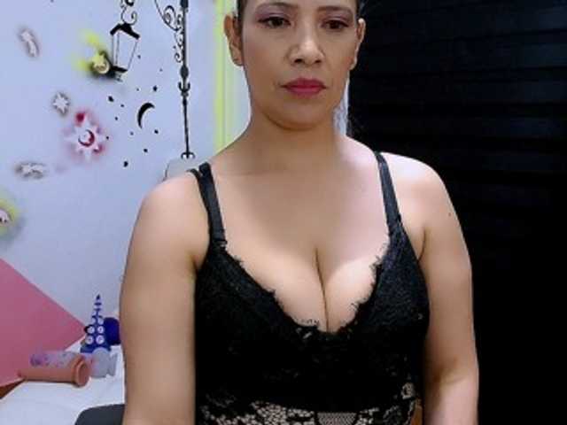 Live sex webcam photo for Bonie-cooper #252042560