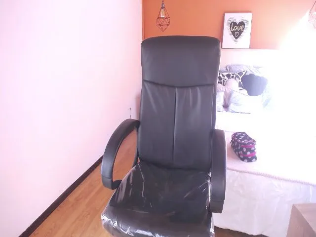 Live sex webcam photo for Kimjeniie #260881508