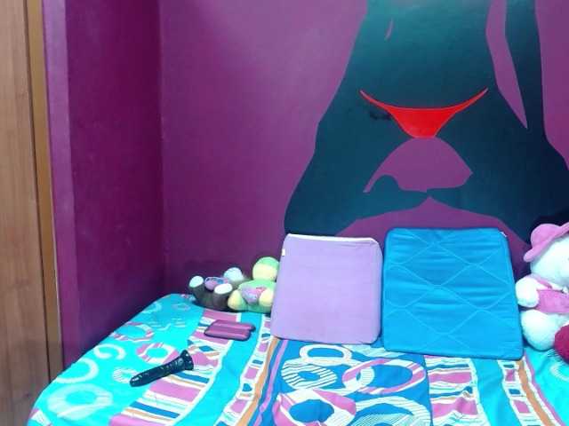 Live sex webcam photo for pregnanttswee #244185523