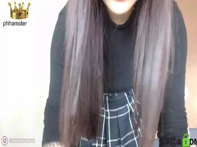 Live sex webcam photo for Miahot21 #256007091