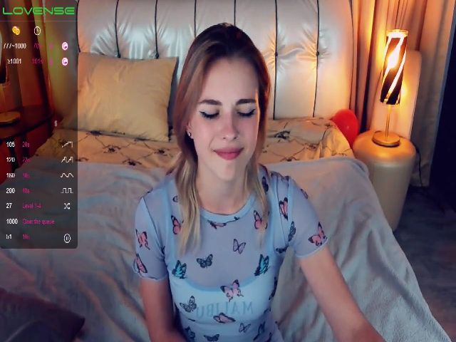 Live sex webcam photo for MariaCharming #255048220