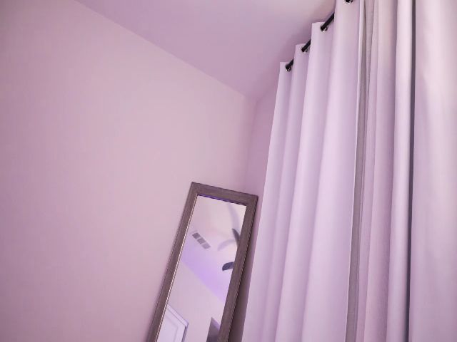 Live sex webcam photo for MissYami #261223384