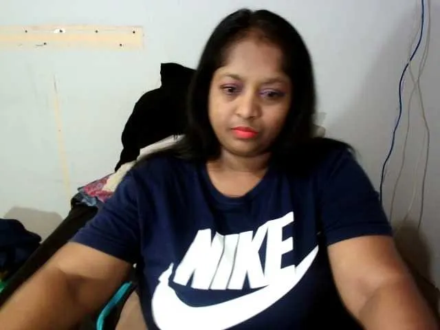 Live sex webcam photo for Indiantasha #287986073