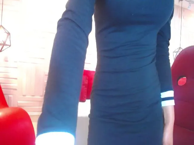 Live sex webcam photo for Anaiss_10 #254474796