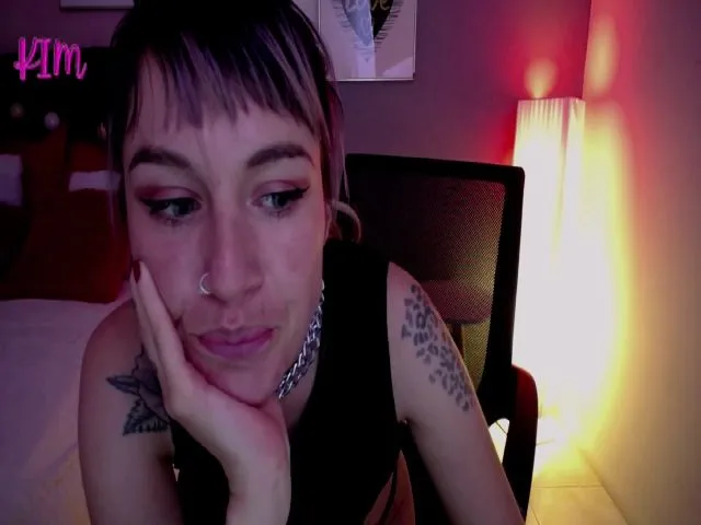 Live sex webcam photo for Kimjeniie #253882960