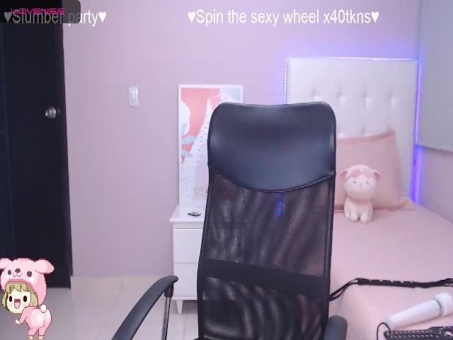 Live sex webcam photo for Melaniemiler #261661883