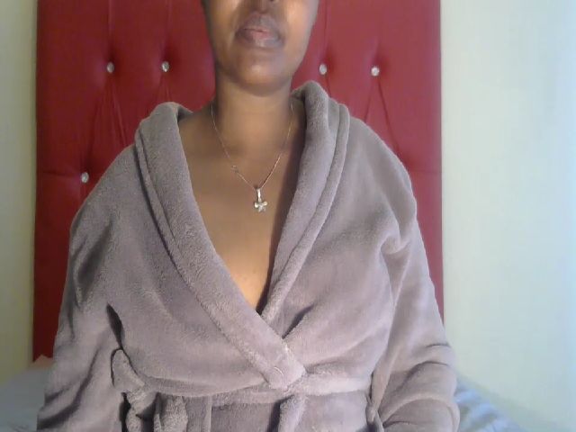Live sex webcam photo for SweetNaughty7 #264959206
