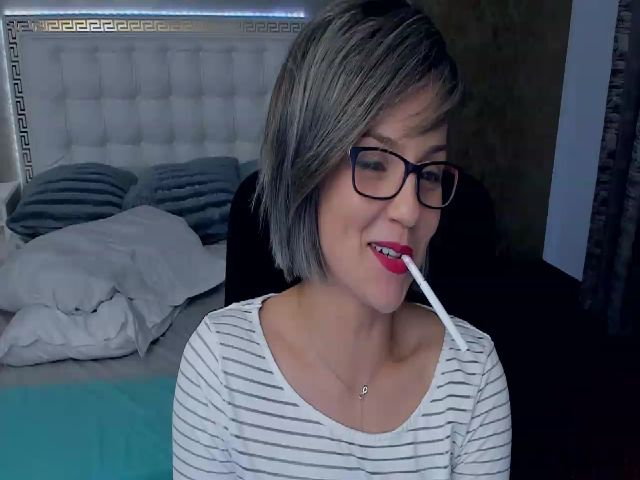 Live sex webcam photo for TiffanyRioxxx #258411121