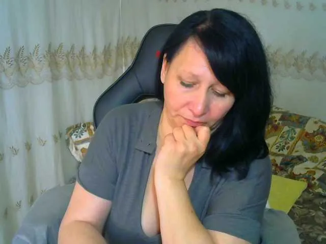 Live sex webcam photo for xxdaryaxx #241439675