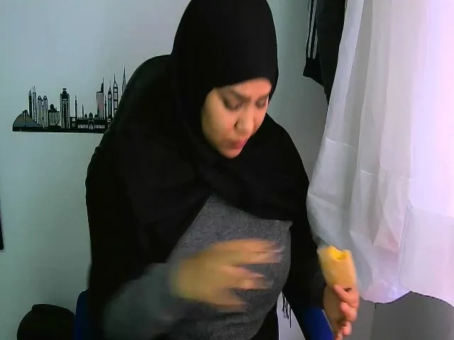 Live sex webcam photo for Shalyn_ #264984860