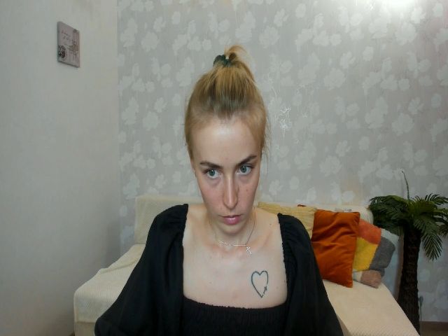 Live sex webcam photo for MissisRexa #263226368