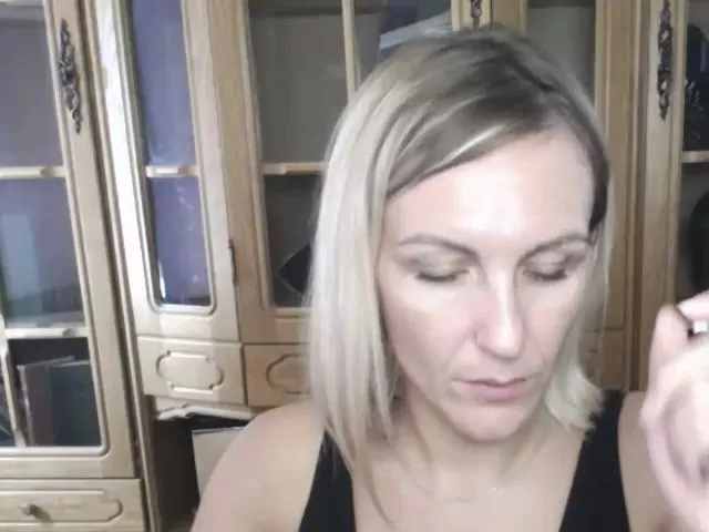 Live sex webcam photo for MiliEsiens #258563951
