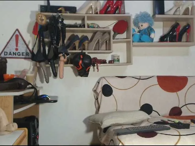 Live sex webcam photo for mistressmiry #246778235