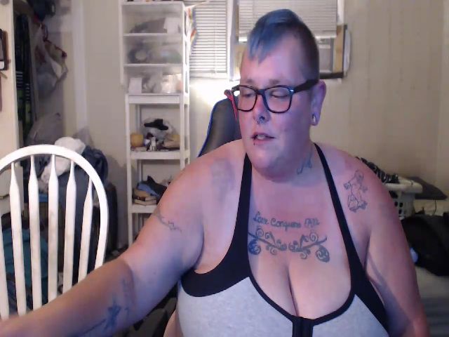 Live sex webcam photo for PunkChick420 #262979630