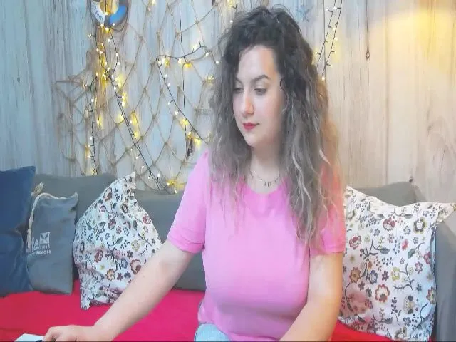 Live sex webcam photo for CurlyVibe #256445172