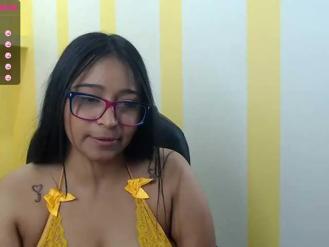 Live sex webcam photo for Secretalyson #244348109