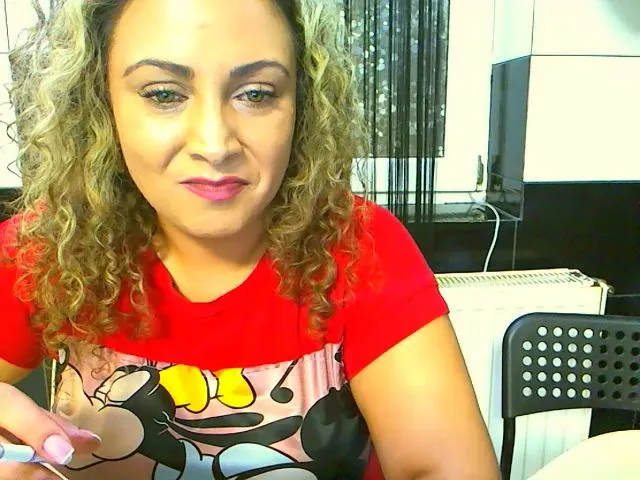 Live sex webcam photo for Lesby2Squirty #258914580