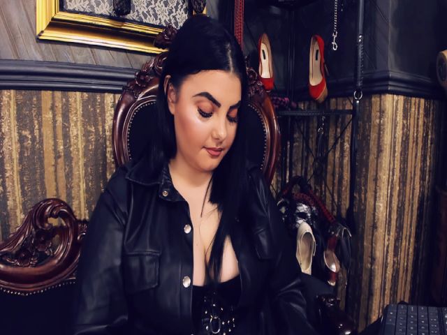 Live sex webcam photo for MelissaGlow #256869728