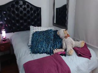 Live sex webcam photo for Miacollins1x #251811366