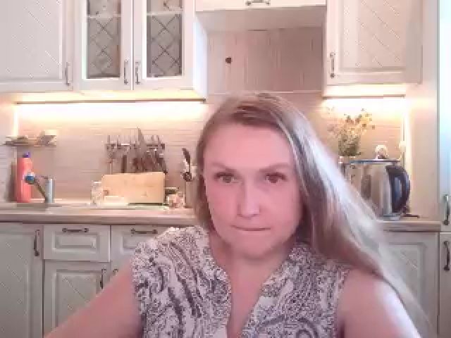 Live sex webcam photo for JaneGrey111 #253393589