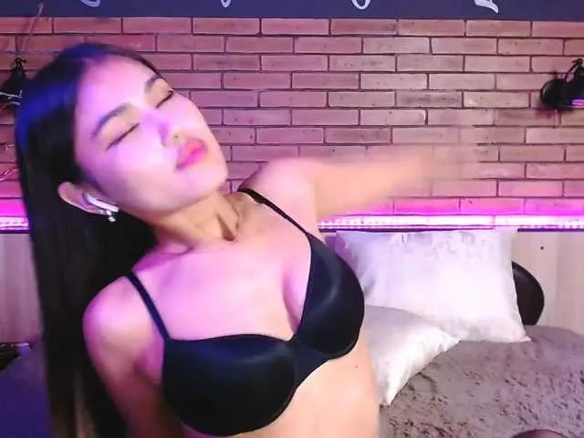 Live sex webcam photo for full-moon #250603871