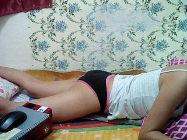 Live sex webcam photo for SexyRain22 #241632784