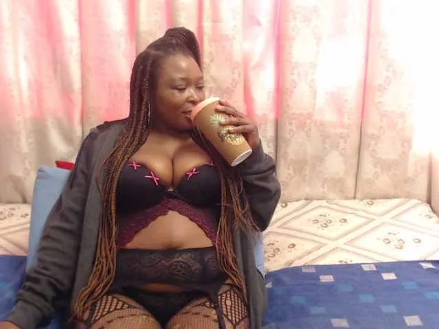 Live sex webcam photo for LoveLeeX #259928400