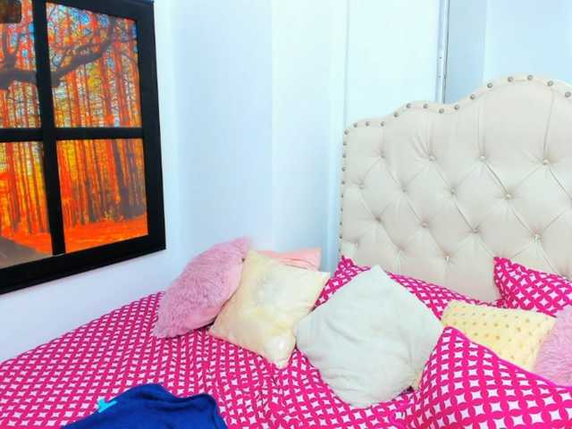 Live sex webcam photo for ScarleetLiz #241281329