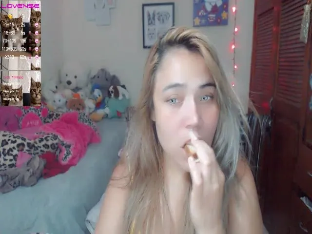 Live sex webcam photo for Meganhill_ #258386724