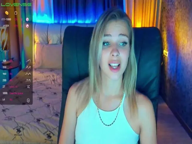 Live sex webcam photo for MariaCharming #264382669