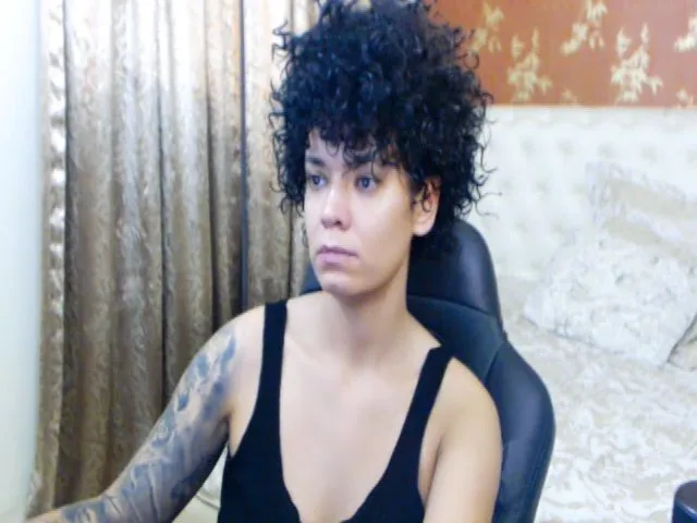 Live sex webcam photo for LaraAnne_ #258249618