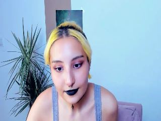 Live sex webcam photo for KarenIo #251658881