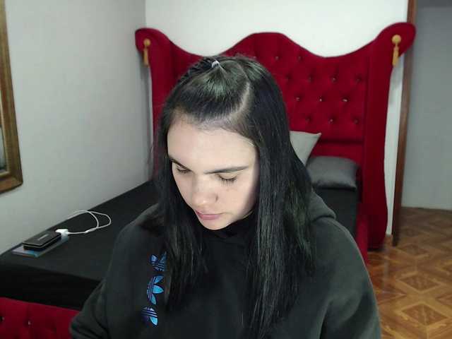 Live sex webcam photo for AliceRoss #241304353