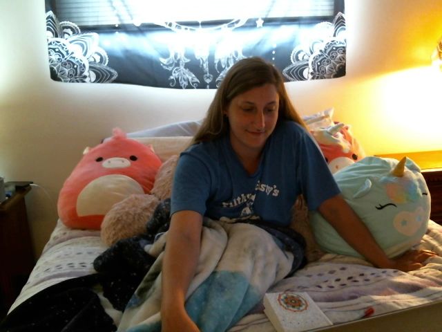 Live sex webcam photo for SuzieMoon #255675477