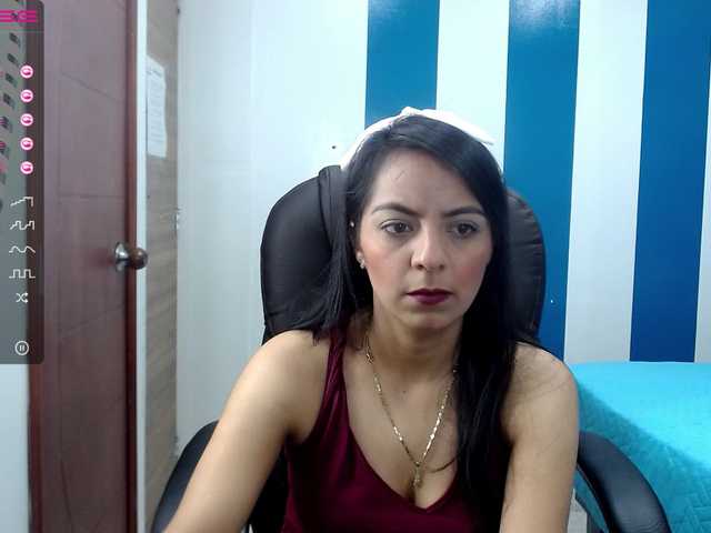 Live sex webcam photo for BettyBrownn #245752452