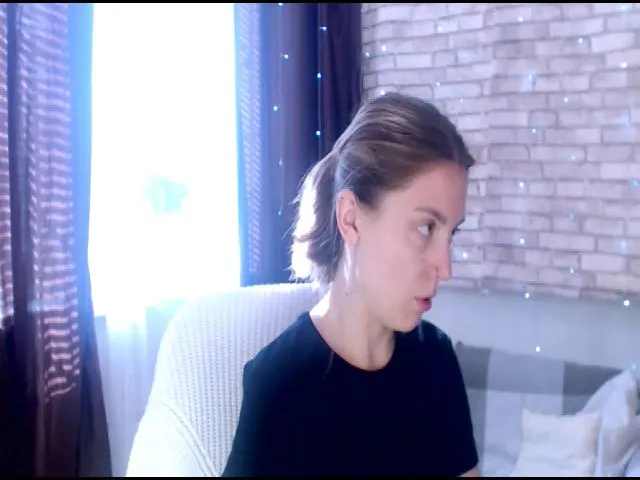 Live sex webcam photo for CumMeaRiver #256618050