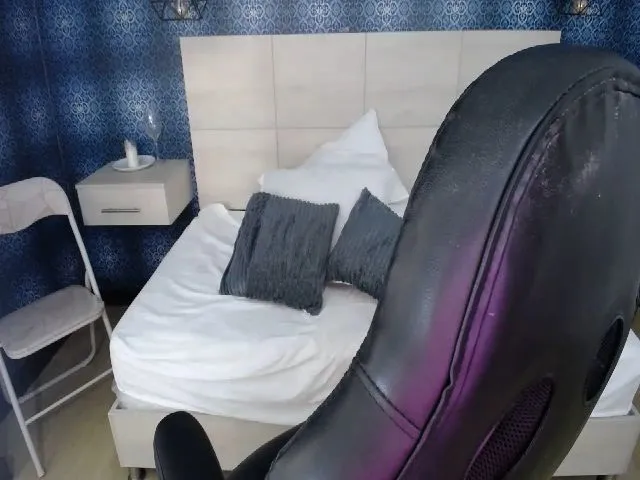 Live sex webcam photo for ashleybrook18 #255758316