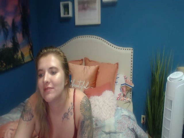 Live sex webcam photo for SnowWhiteXxxx #257839134