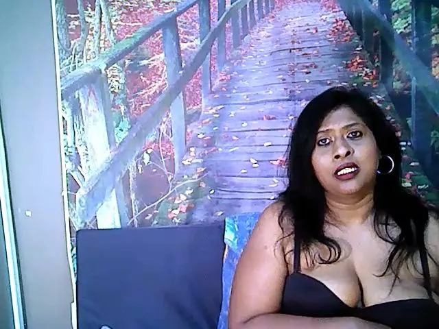 Live sex webcam photo for Mysticxxx4u #262973299
