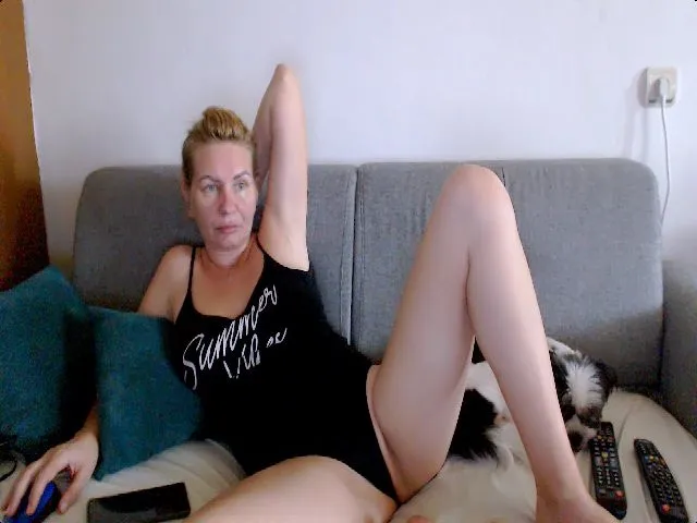 Live sex webcam photo for Stephycute #259882858