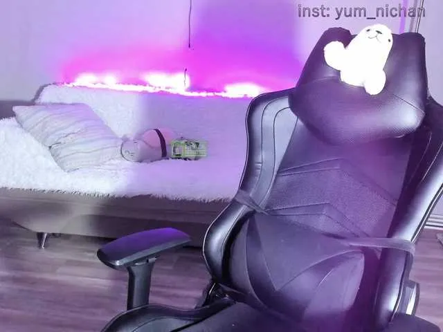 Live sex webcam photo for Alisachan #241412619