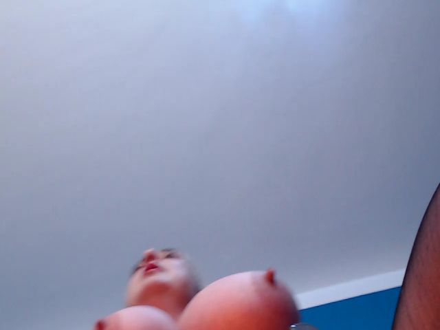 Live sex webcam photo for MilfySophiee #261557409