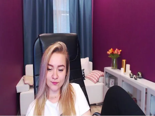 Live sex webcam photo for Kara_Smith #252969804