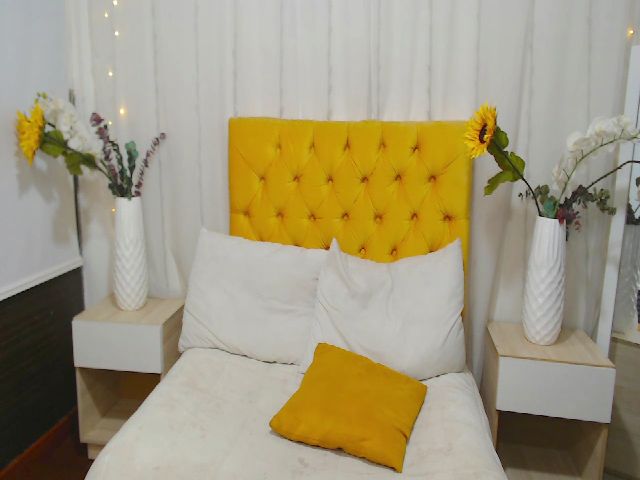 Live sex webcam photo for Ailin_8 #254507097