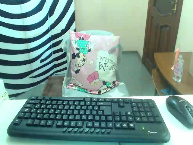 Live sex webcam photo for HeartGirl #258090549